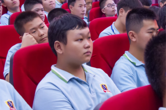 老師來(lái)了——VIP講師為新華學(xué)子帶來(lái)設(shè)計(jì)的第一堂課