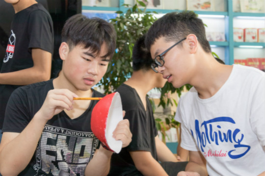 魅力面具 青春正好—四川新華面具彩繪大賽high！high！high！