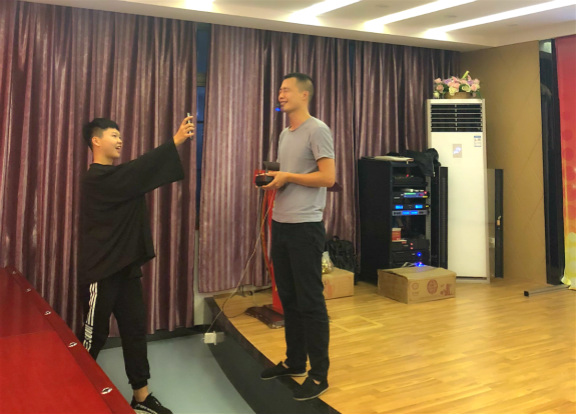 月滿中秋夜，師生慶團(tuán)圓 