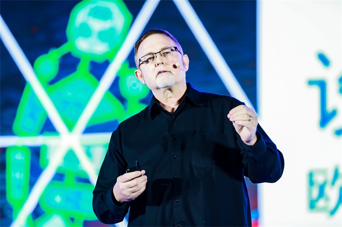 新華出席2018年ACAA教育峰會，并榮獲“精誠合作獎”