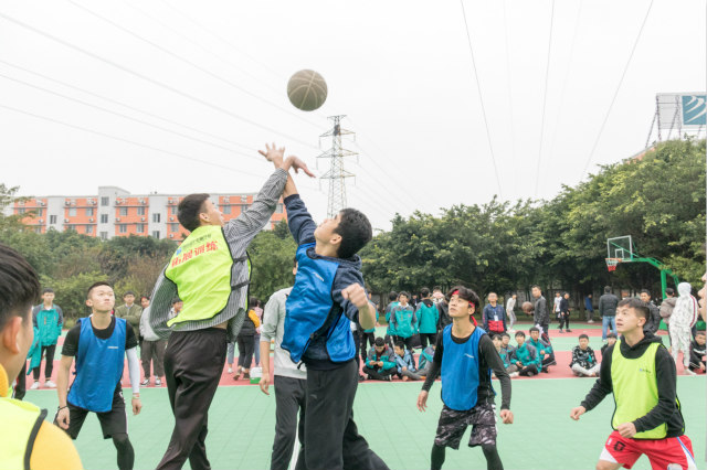 2018年四川新華電腦學(xué)院冬季運(yùn)動(dòng)會(huì)盛大開幕