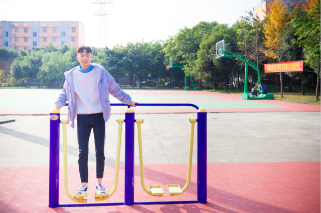 一見鐘情的電競見之不忘，思之如狂