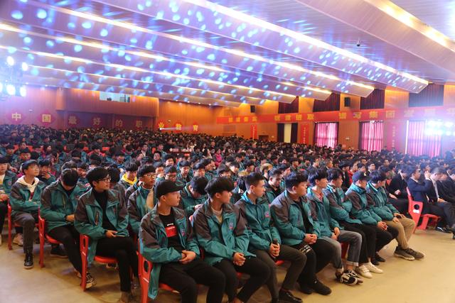 “新華·瀾庭集杯”互聯(lián)網(wǎng)職業(yè)技能大賽頒獎盛典啟幕！