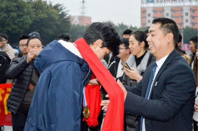 “新華·瀾庭集杯”互聯(lián)網(wǎng)職業(yè)技能大賽，四川新華斬獲多項(xiàng)殊榮載譽(yù)歸來(lái)！