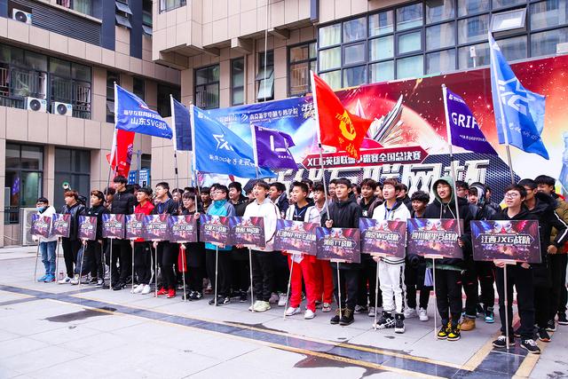 理實結(jié)合，新華學(xué)子展現(xiàn)專業(yè)電競風(fēng)采！