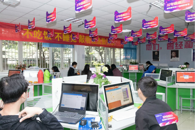 年終盤點(diǎn)（下）：2018年四川新華這些精彩的刷屏活動你知道幾個(gè)？