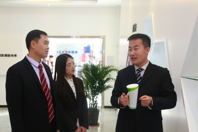 畢業(yè)即就業(yè)！AI時(shí)代的互聯(lián)網(wǎng)職業(yè)教育