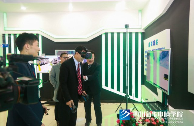 央視關(guān)注新華模式，解析新華學(xué)子為何能夠畢業(yè)即就業(yè)