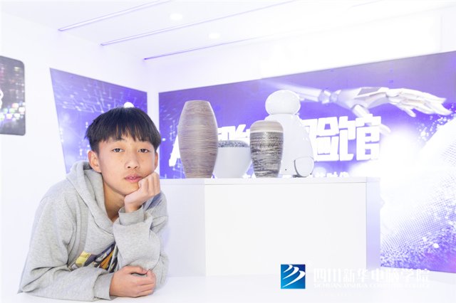 看臉時代的零零后，如何擺脫枷鎖、負重前行