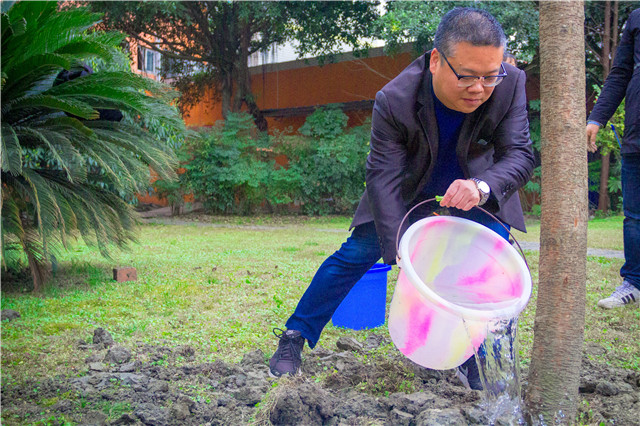 植樹節(jié)，在夢(mèng)想的地方栽下希望的綠色！