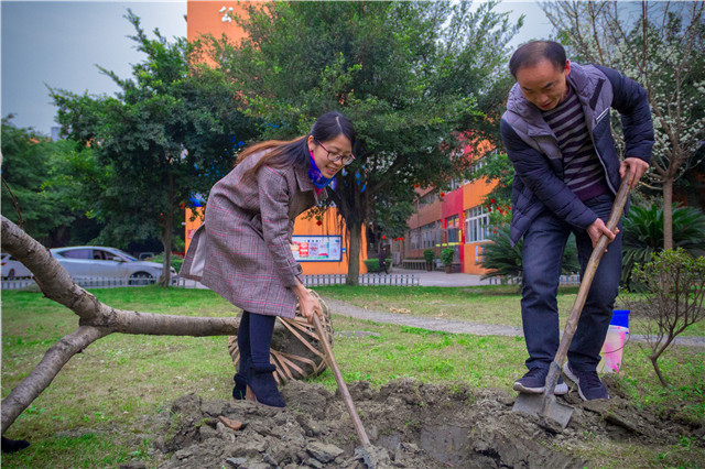 植樹節(jié)，在夢(mèng)想的地方栽下希望的綠色！