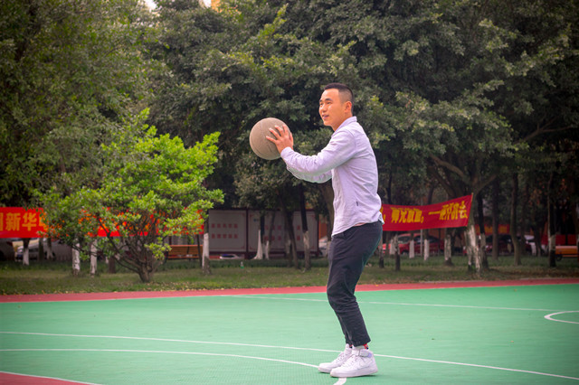 高中輟學，看“職場小白”如何“技能在手，天下可走”