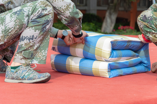 我想高薪就業(yè)，零基礎(chǔ)的初中生現(xiàn)在學(xué)還晚不晚？