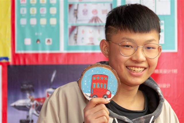 我想高薪就業(yè)，零基礎(chǔ)的初中生現(xiàn)在學(xué)還晚不晚？