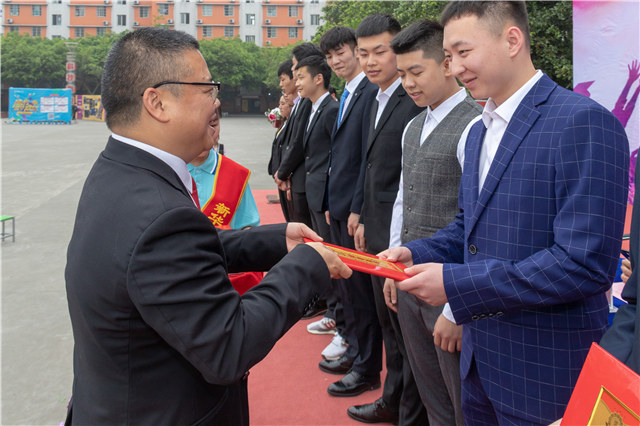 新華畢業(yè)季，明媚不憂傷