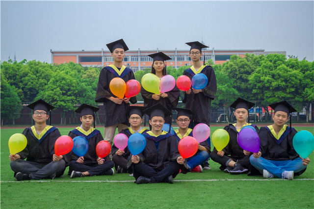 最美畢業(yè)季|此去繁花似錦，歸來仍是少年！