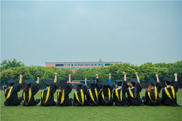 最美畢業(yè)季|此去繁花似錦，歸來仍是少年！