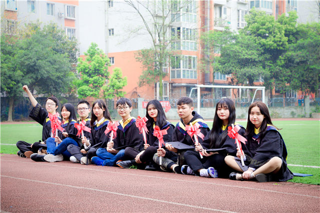 最美畢業(yè)季|此去繁花似錦，歸來仍是少年！