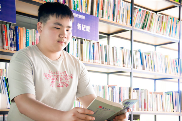 白宇翔|初中輟學，沒有技術(shù)怎么辦？選對專業(yè)很重要！