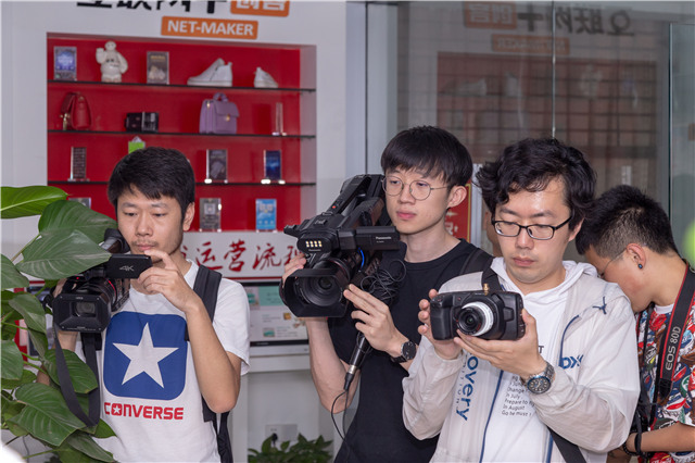 百家媒體進(jìn)校園，讓你看到一個不一樣的四川新華！