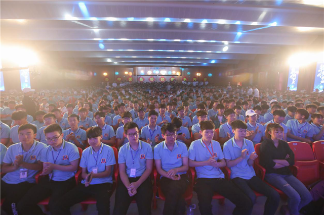 “新時(shí)代·新職業(yè)”新華互聯(lián)網(wǎng)科技五大專業(yè)特色共建學(xué)院發(fā)布暨產(chǎn)教融合發(fā)展