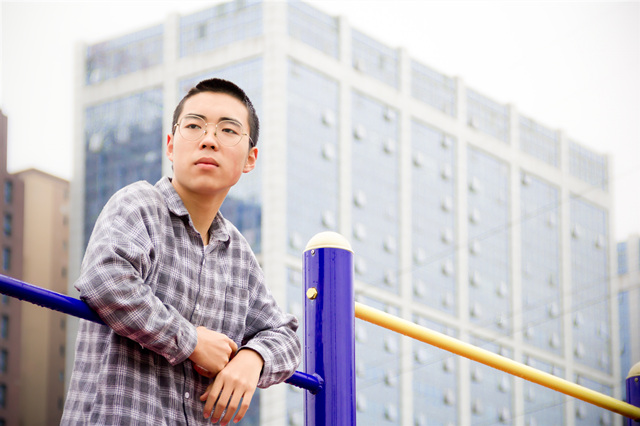 走出陰霾，相信不遠處就有勝利的曙光