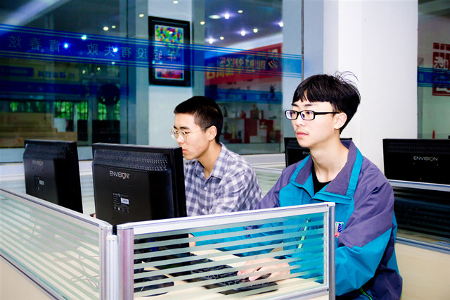 涅槃重生，工作兩年后，選擇新華重新出發(fā)