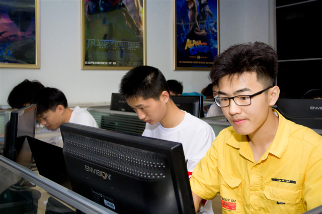 讀萬卷書不如行萬里路，行萬里路不如名師指路