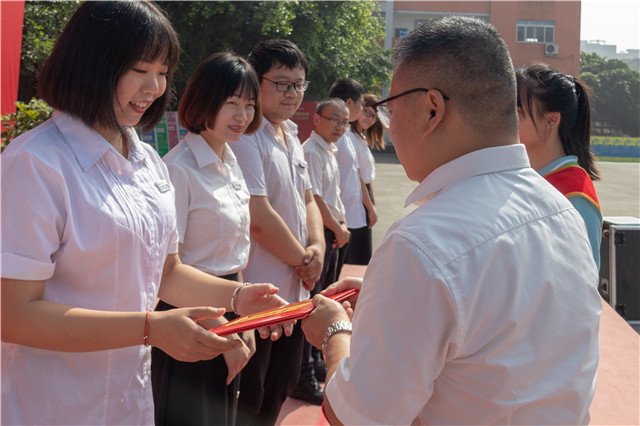 直擊2019優(yōu)秀優(yōu)干頒獎典禮現(xiàn)場：你的優(yōu)秀從來不缺舞臺