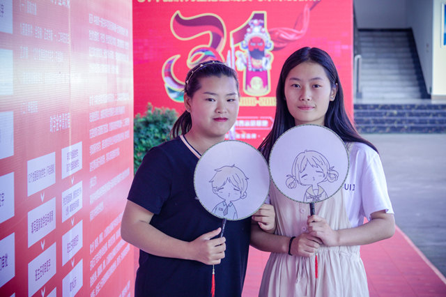 在校學(xué)習(xí)不到一年，半年收入6W+,她們是如何做到的？