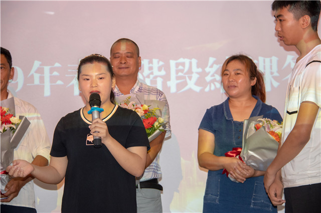 在校學(xué)習(xí)不到一年，半年收入6W+,她們是如何做到的？