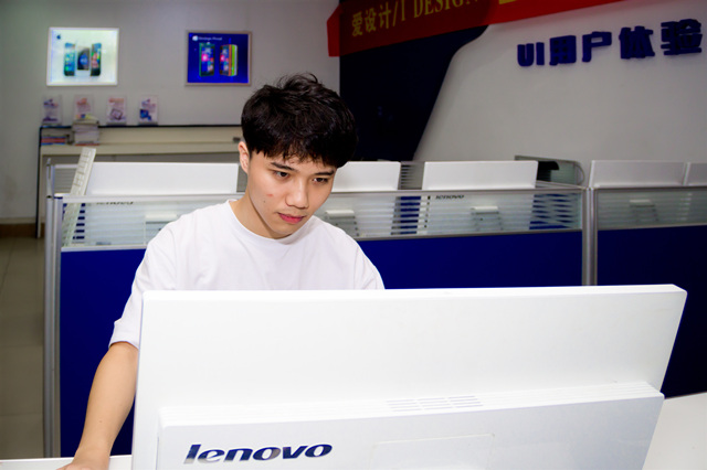 選擇一所好學(xué)校，選擇一個(gè)好未來(lái)！