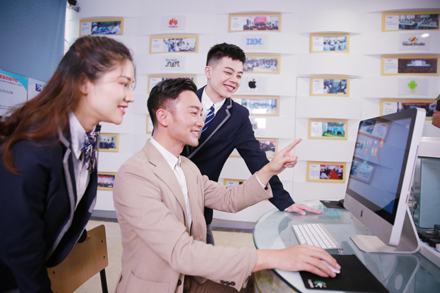 帶你走出傳統(tǒng)課堂的新華云課堂，你需要了解一下！