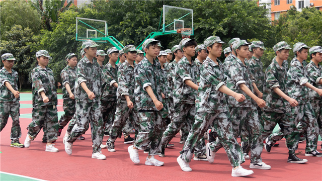 記2019年秋季新生軍訓(xùn)素質(zhì)拓展——電競(jìng)專業(yè)軍訓(xùn)