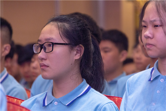 “互聯(lián)筑夢(mèng)?創(chuàng)贏未來”四川新華2019秋季人才預(yù)定會(huì)盛大啟動(dòng)