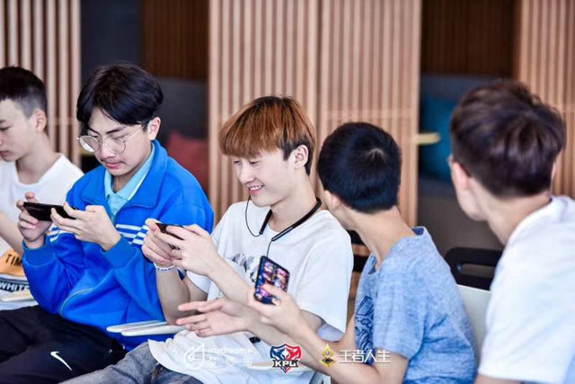 【媒體關(guān)注】新華繽紛校園生活 寓教于樂