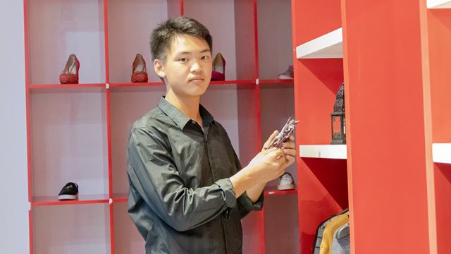 向陽(yáng)而生，茁壯成長(zhǎng)