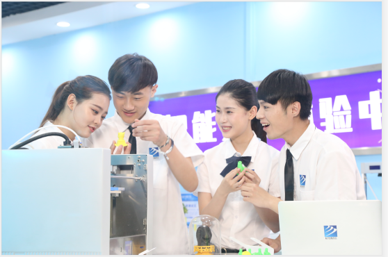 為什么學(xué)互聯(lián)網(wǎng)新技術(shù)，要來新華？