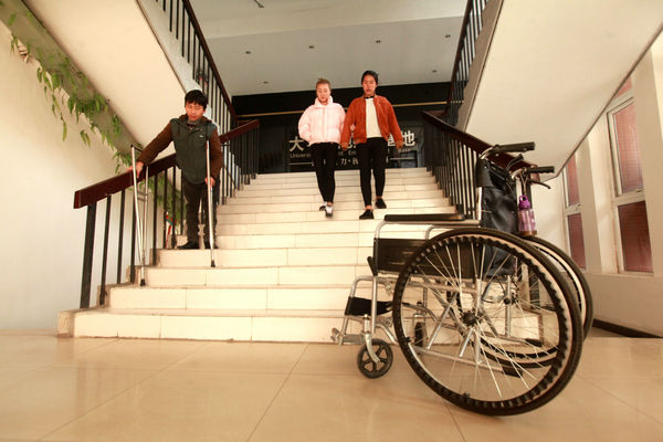 讓蝴蝶飛過(guò)滄海——職業(yè)教育在關(guān)懷中演繹精彩