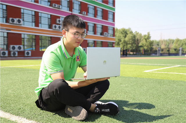 讓蝴蝶飛過滄?！殬I(yè)教育在關(guān)懷中演繹精彩