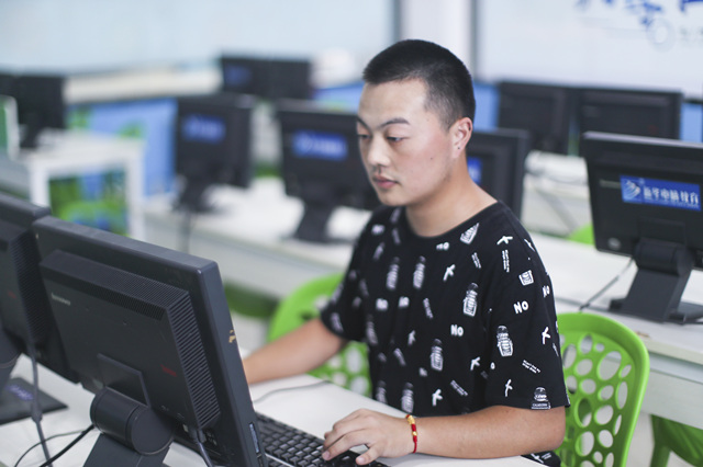 優(yōu)秀學(xué)子|以夢(mèng)為馬，不負(fù)韶華