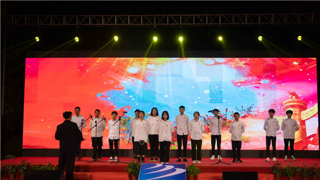 多圖預(yù)警，四川新華“慶國慶·迎新生”大型文藝晚會精彩回顧！