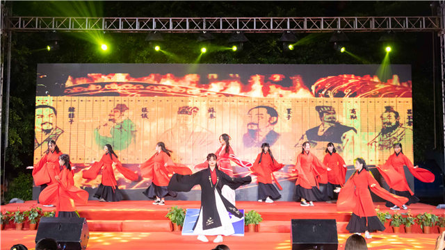 多圖預(yù)警，四川新華“慶國慶·迎新生”大型文藝晚會精彩回顧！