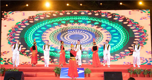 多圖預(yù)警，四川新華“慶國慶·迎新生”大型文藝晚會精彩回顧！