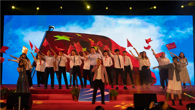 多圖預(yù)警，四川新華“慶國慶·迎新生”大型文藝晚會精彩回顧！