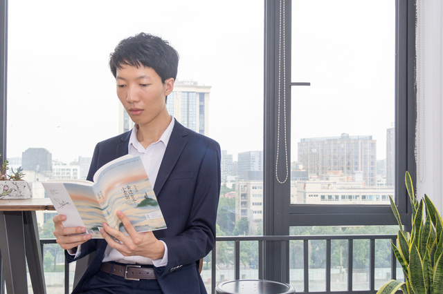 就業(yè)學(xué)子|王鎮(zhèn):大學(xué)畢業(yè)后來(lái)新華學(xué)軟件開(kāi)發(fā)