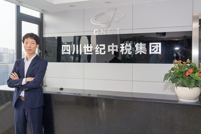 就業(yè)學(xué)子|王鎮(zhèn):大學(xué)畢業(yè)后來(lái)新華學(xué)軟件開(kāi)發(fā)