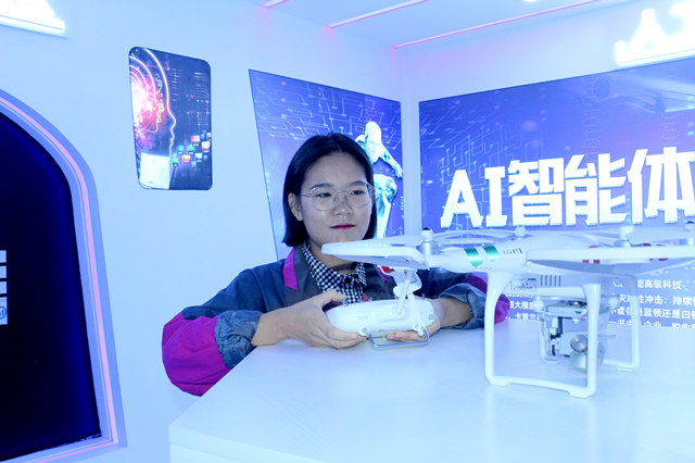 優(yōu)秀學(xué)子|張悅：未來不將就，在新華遇見更好的自己