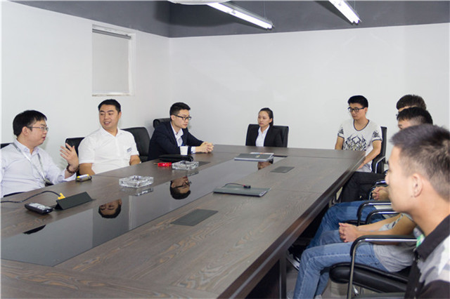 “畢業(yè)季”來臨，同學(xué)們?nèi)绾螌崿F(xiàn)就業(yè)無憂？