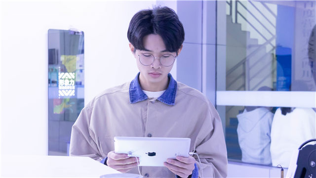 張良杰：人生沒(méi)有捷徑，唯有一步一腳印 